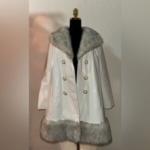 Vintage Elegant White and Gray Faux Fur Trim Coat
